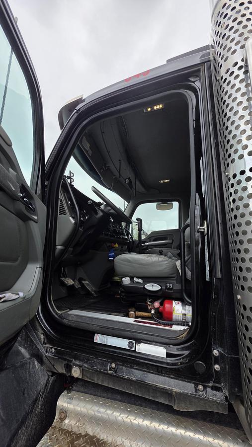 Used 2018 Kenworth T880
