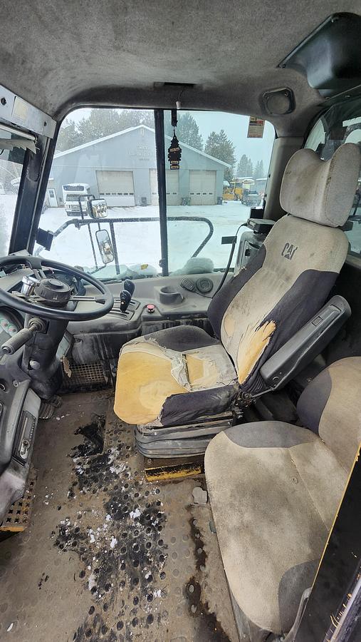 Used 2001 Caterpillar 735