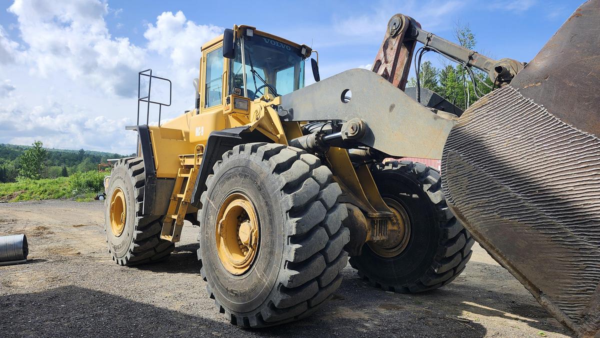 Used 2005 Volvo L220E