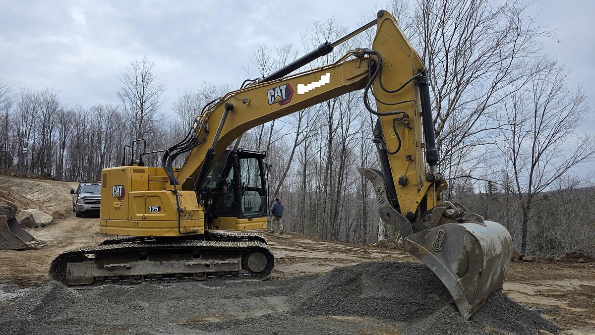 Used 2021 Caterpillar 325-07