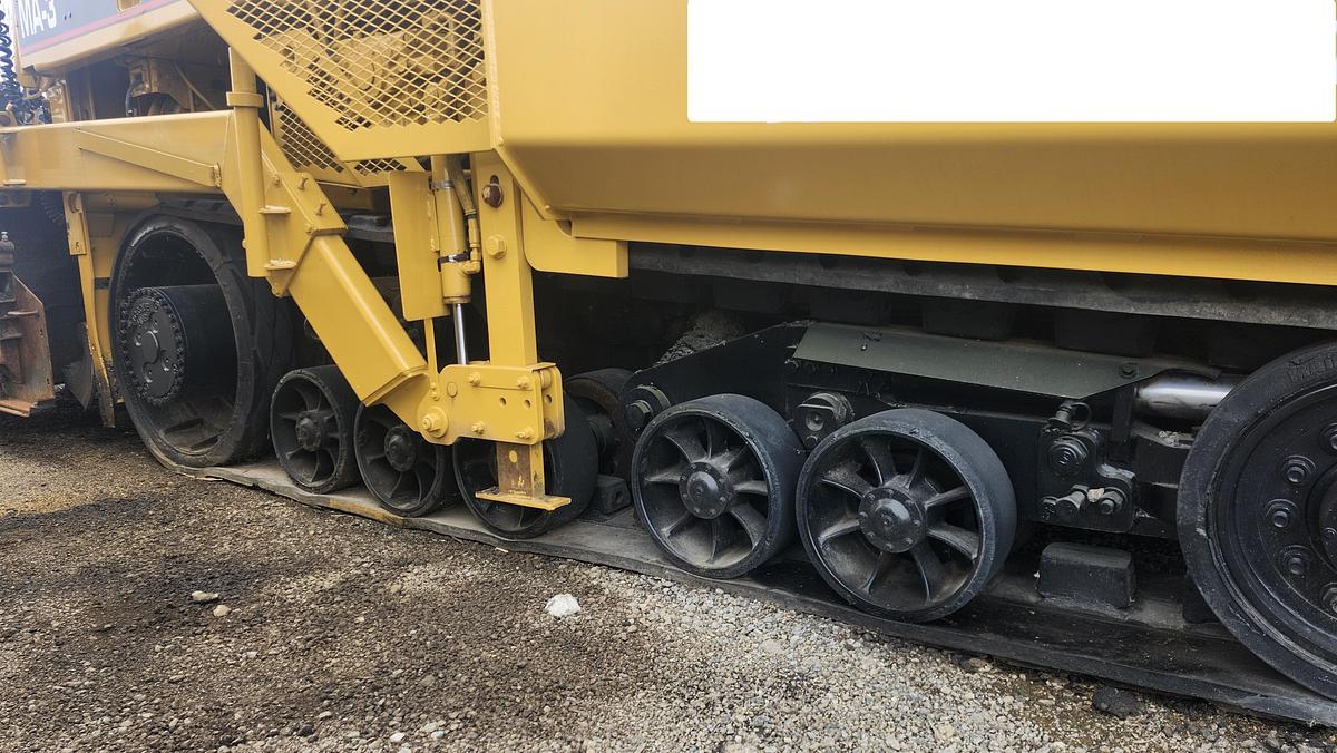 Used 2003 Caterpillar AP-1055B