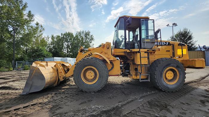 Used 2006 Hyundai 757-7