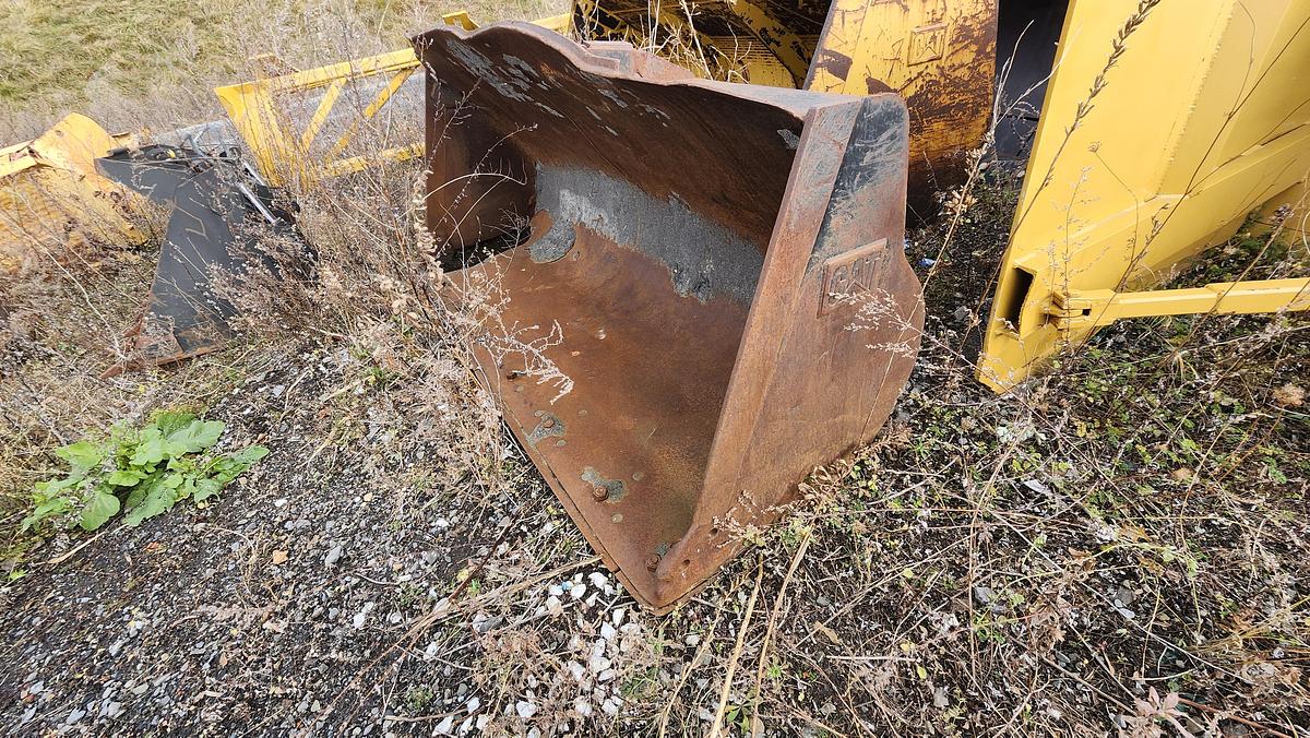 Used Caterpillar 102" Bucket