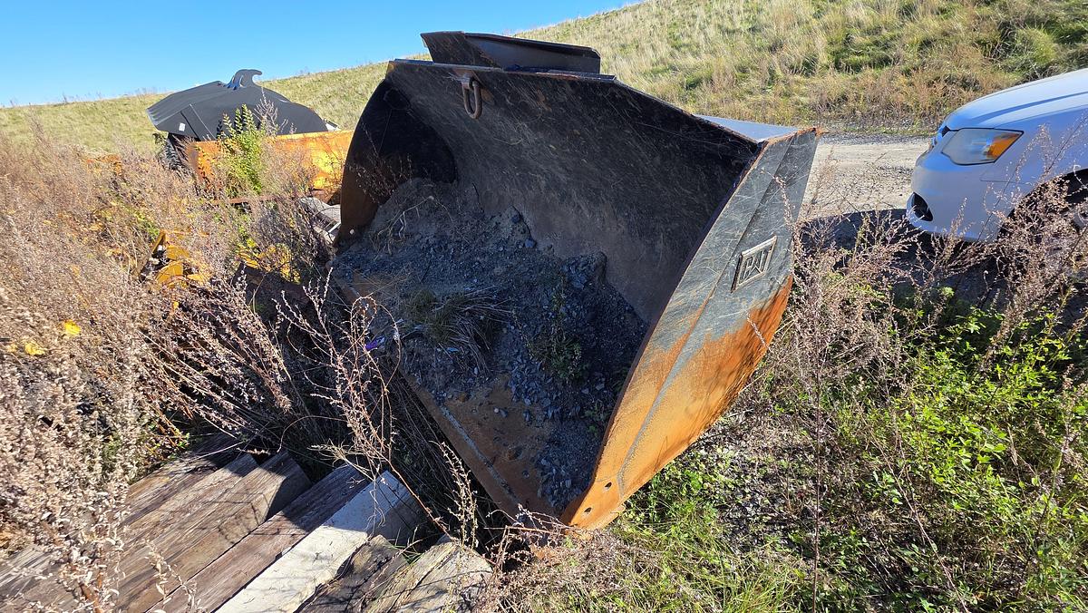 Used 100 in Caterpillar Bucket