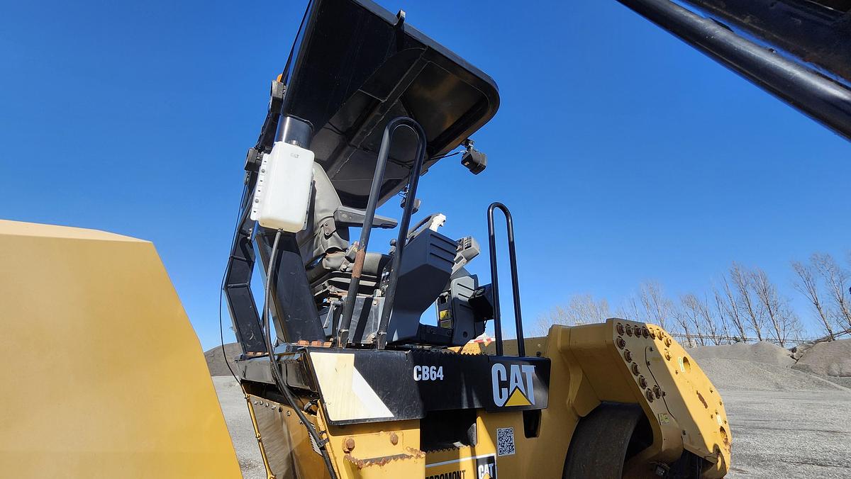 Used 2014 Caterpillar CB64