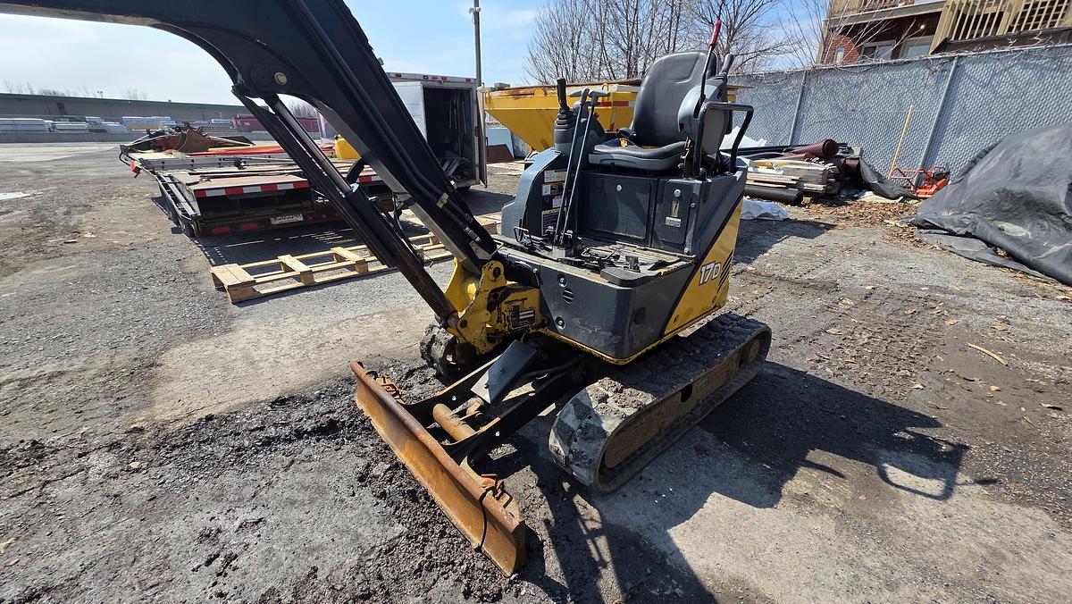 Used 2012 John Deere 17D