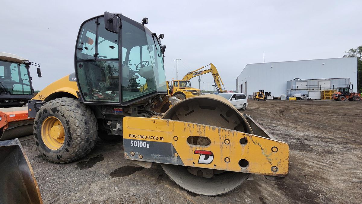 Used 2011 Volvo SD100D