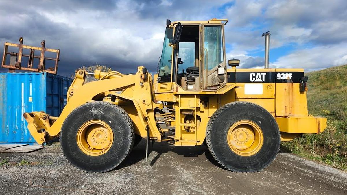 Used 1997 Caterpillar 938F