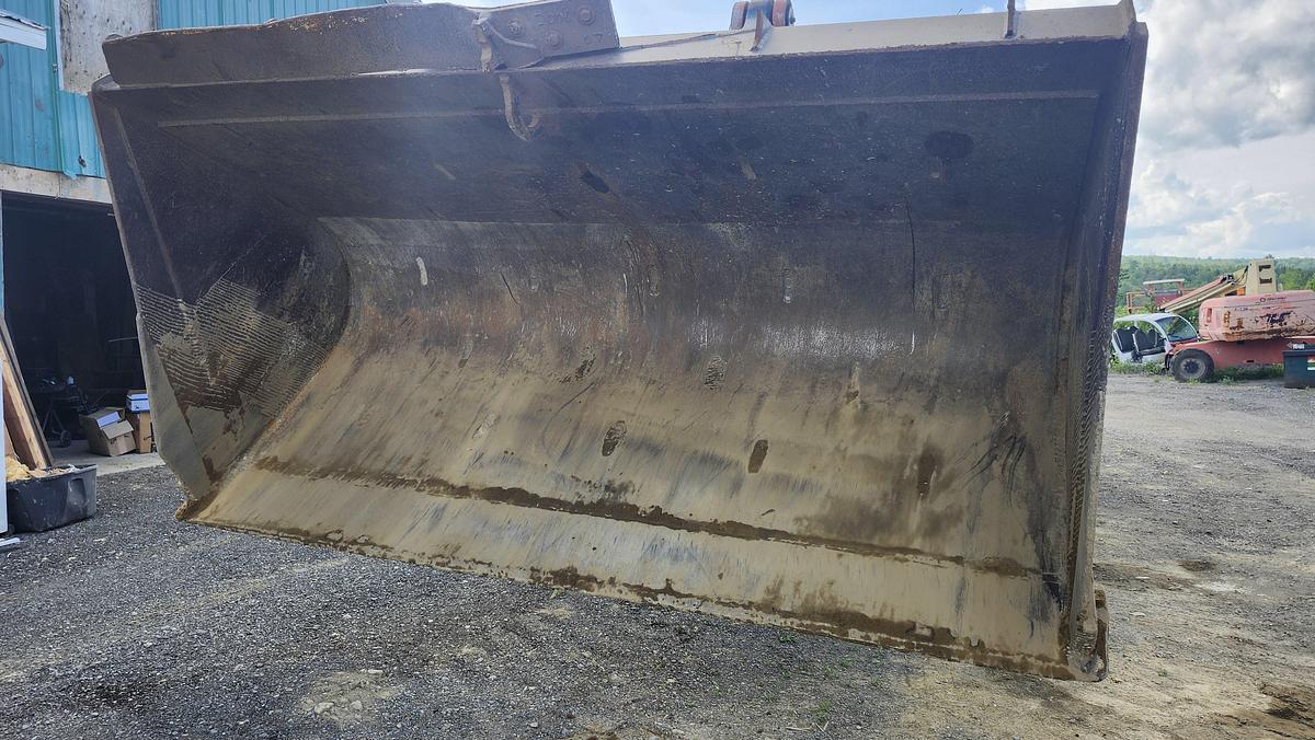 Used 2005 Volvo L220E