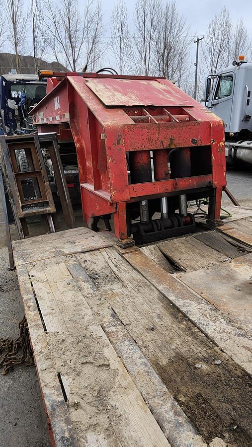 Used 1991 JC Trailers 2 axles / 24' x 102"