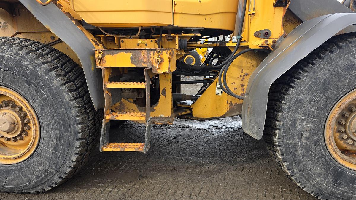 Used 2010 Volvo L70F