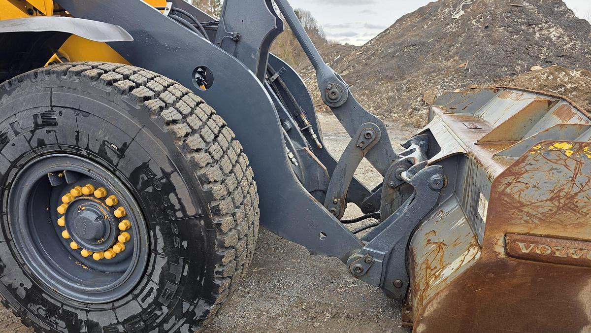 Used 2016 Volvo L70H