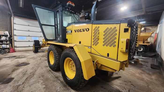 Used 2003 Volvo G720B