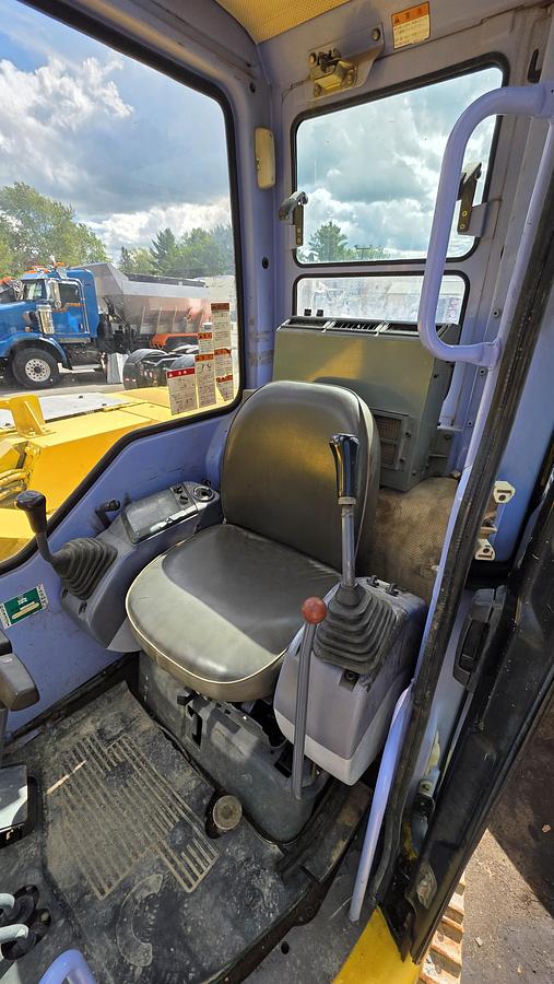 Used 1996 Komatsu PC75UU-2E