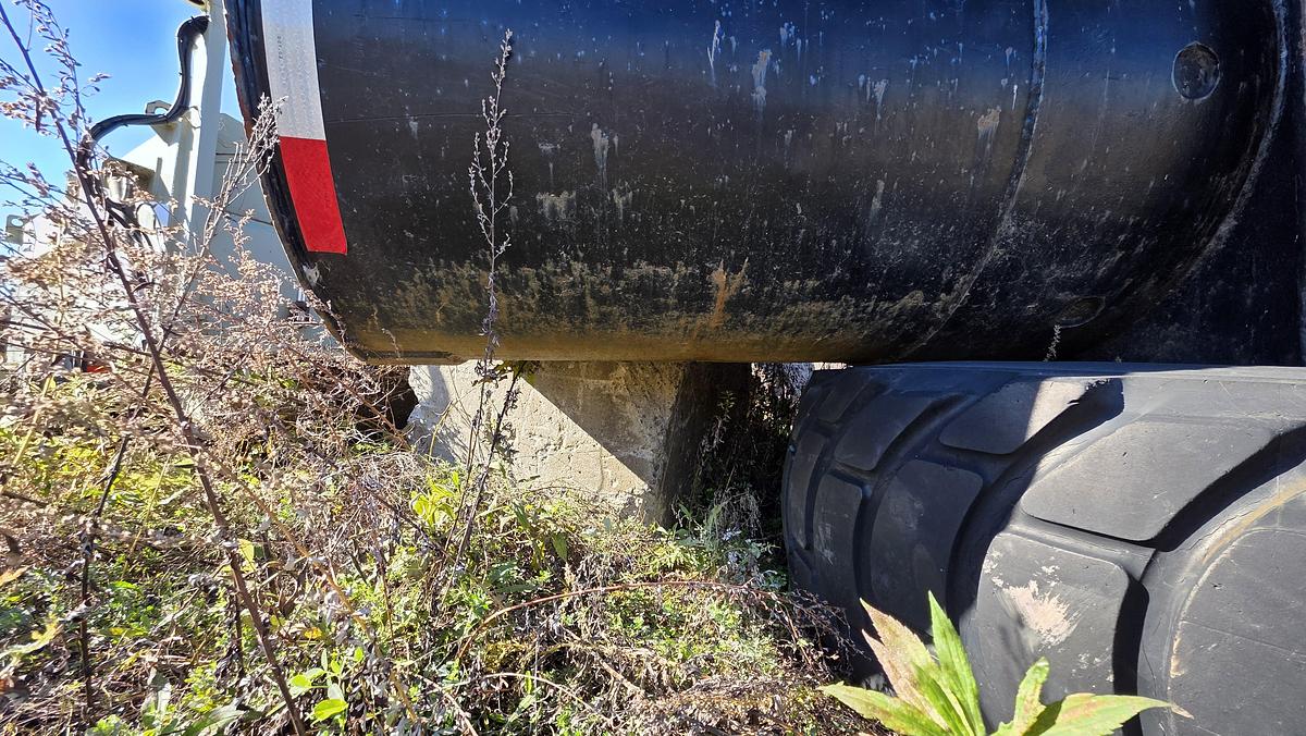 Used 132 inch Caterpillar Bucket