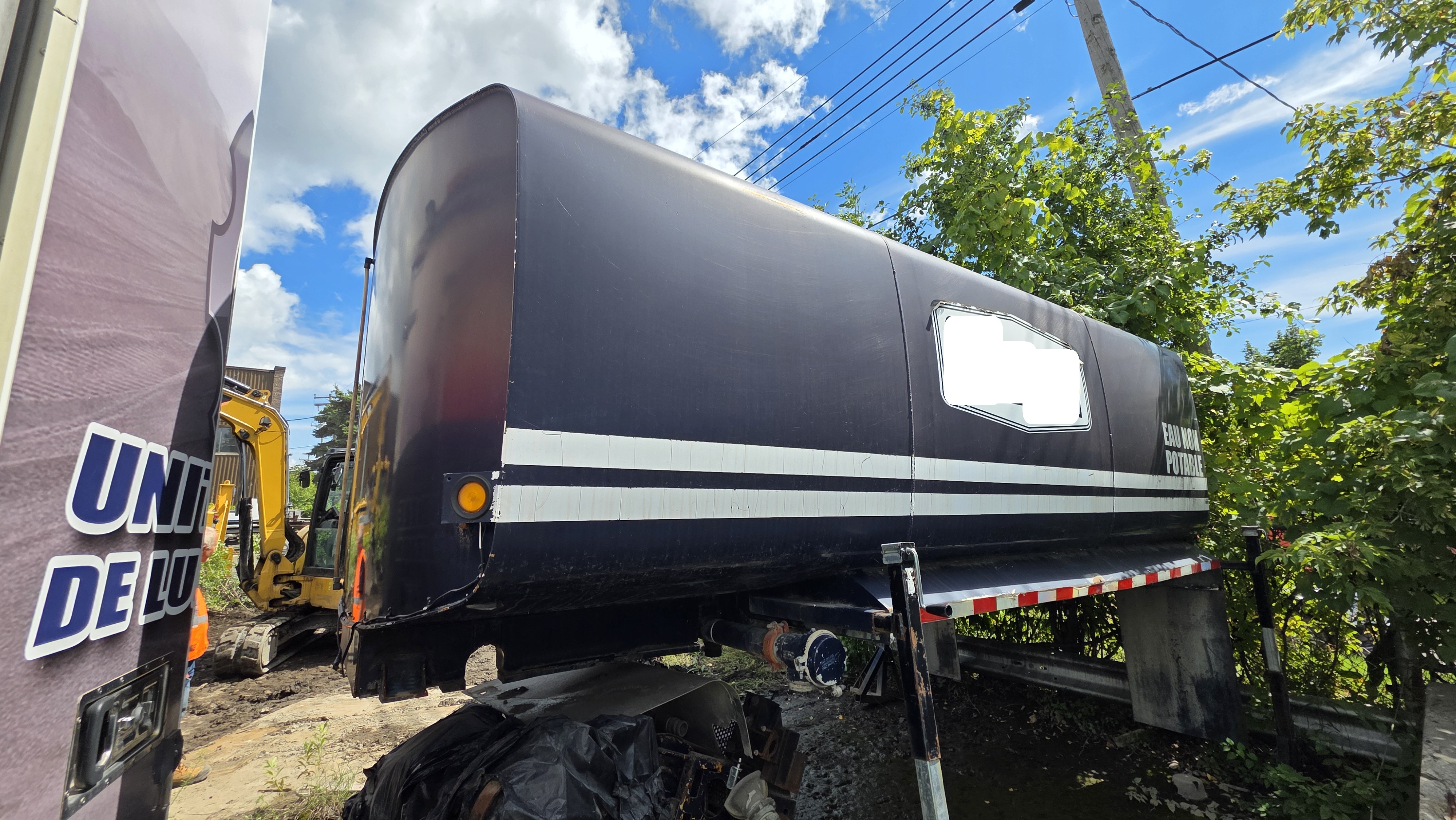 Used 4000 Gallons Water Tank