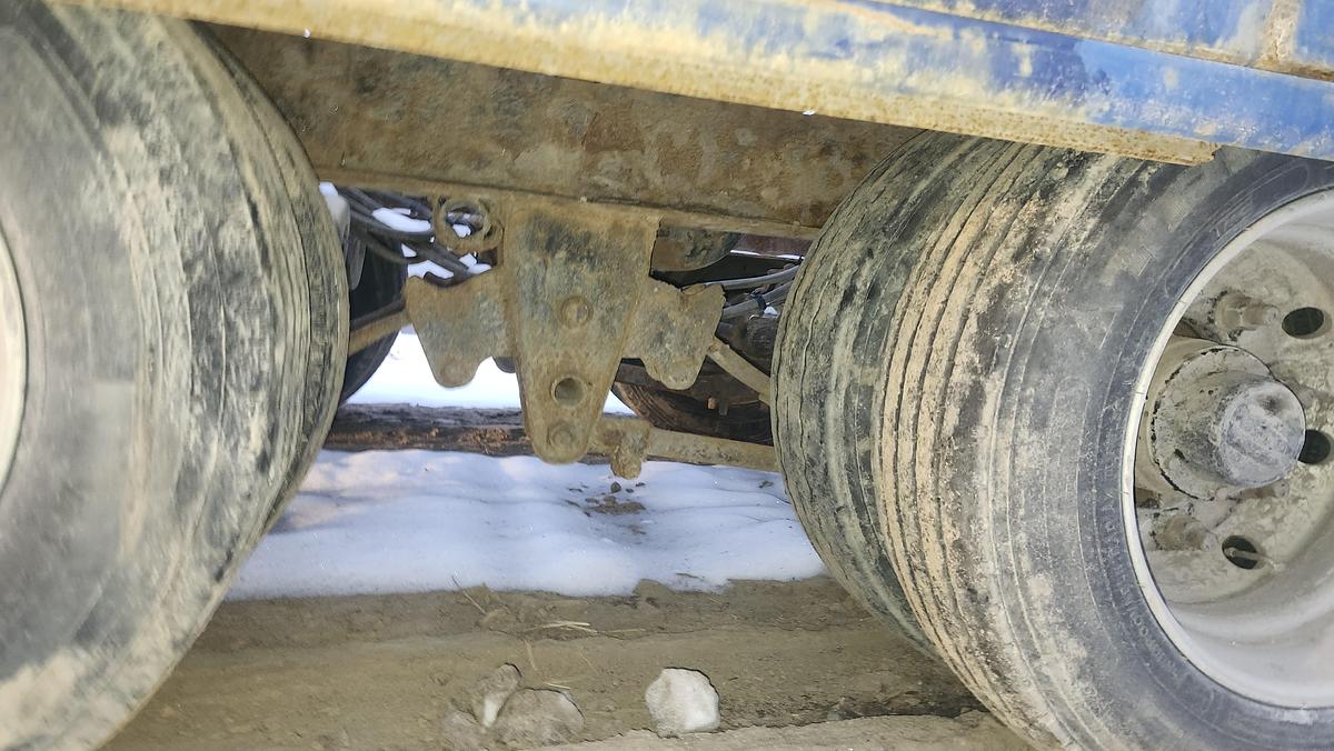 Used 2004 Landoll 3 axles / 24 + 5 feet