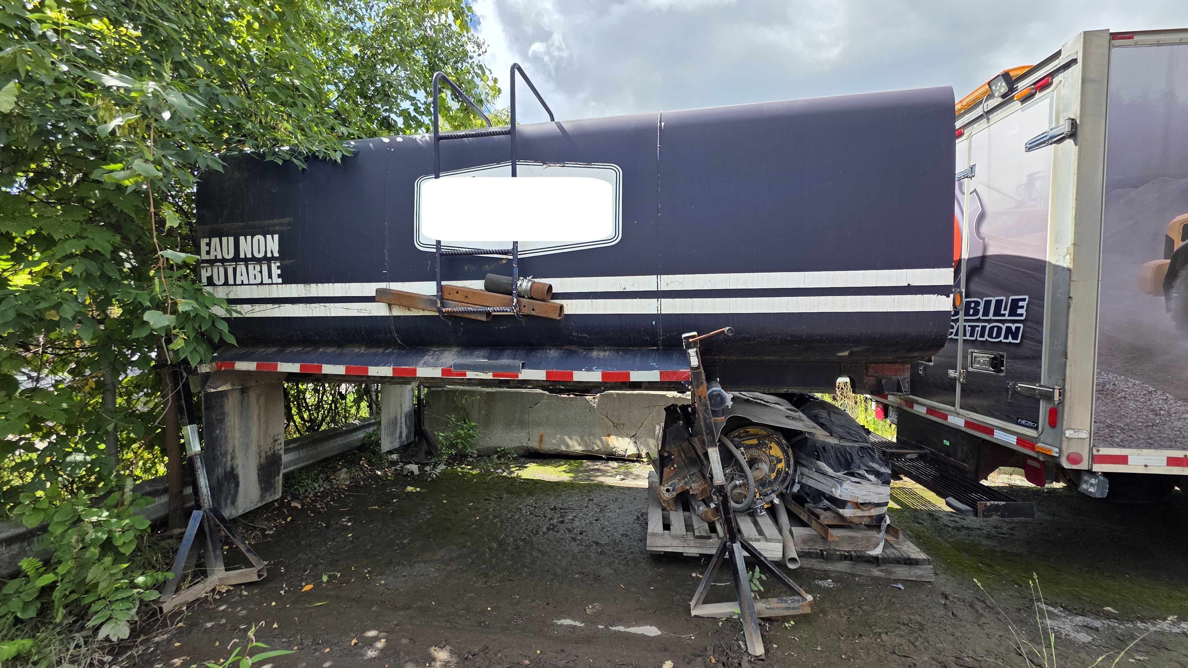 Used 4000 Gallons Water Tank