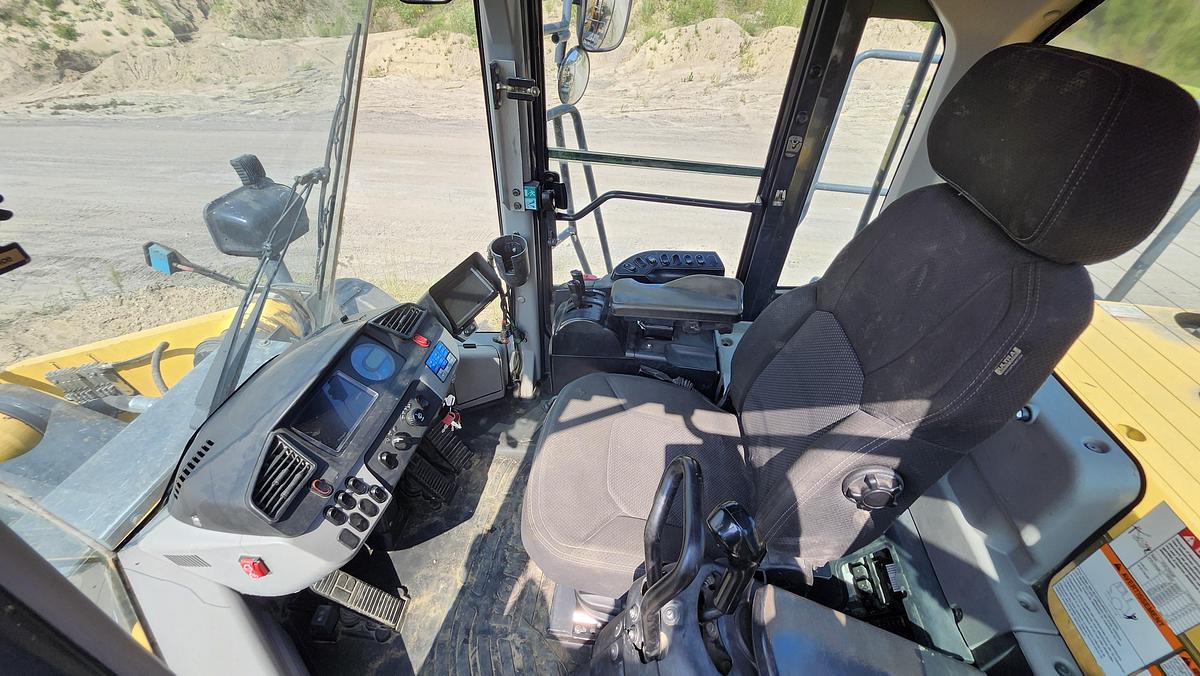 Used 2020 Komatsu WA500-8