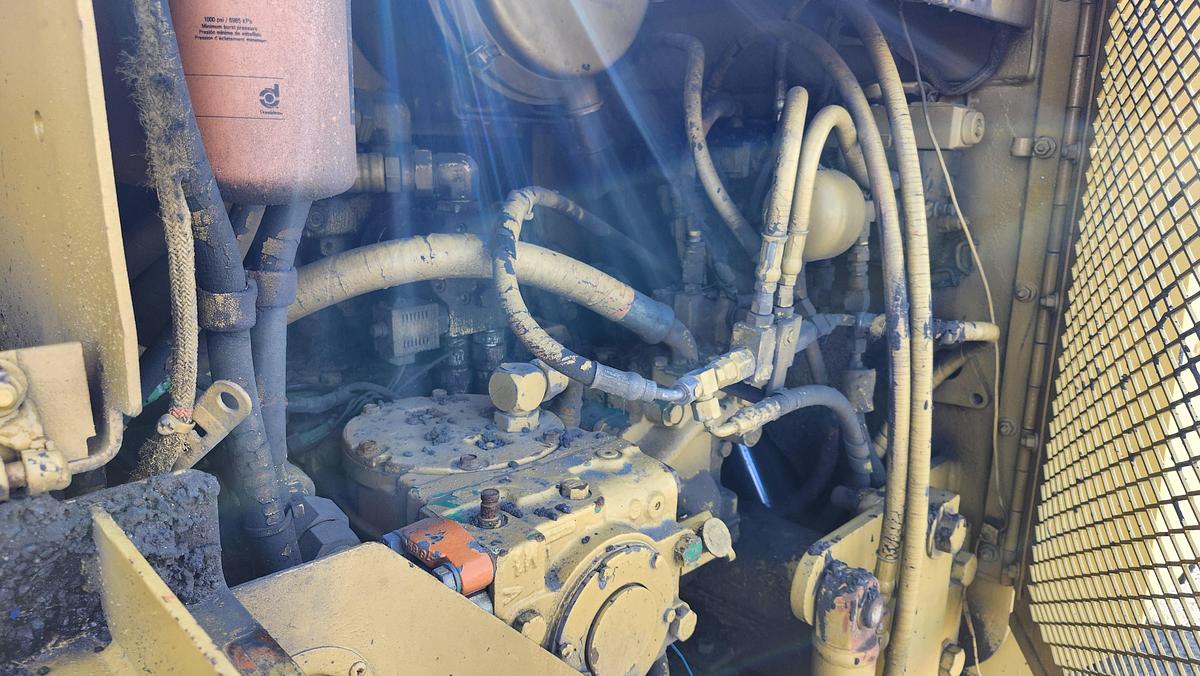 Used 1998 Caterpillar AP-1055B