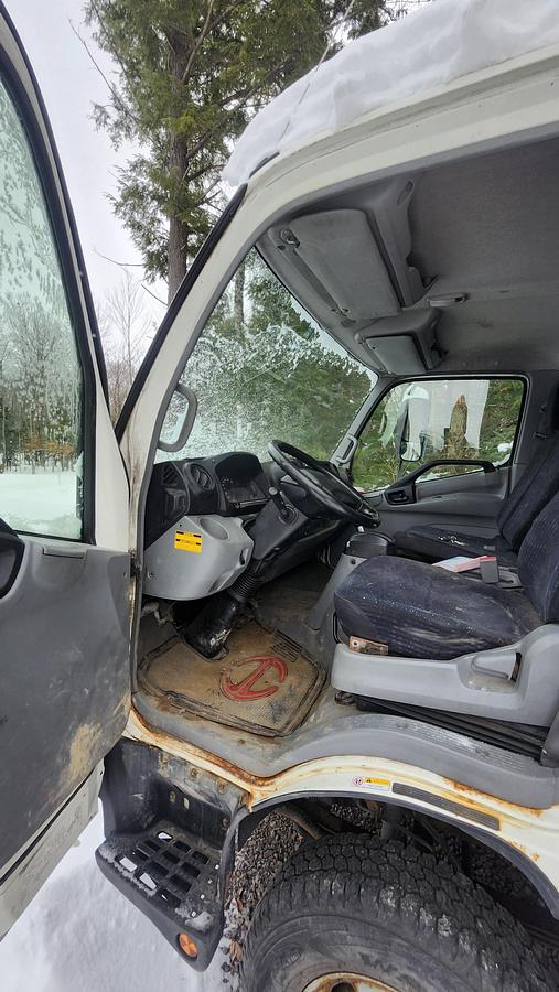 Used 2015 Hino 155 / 16 Feet Box