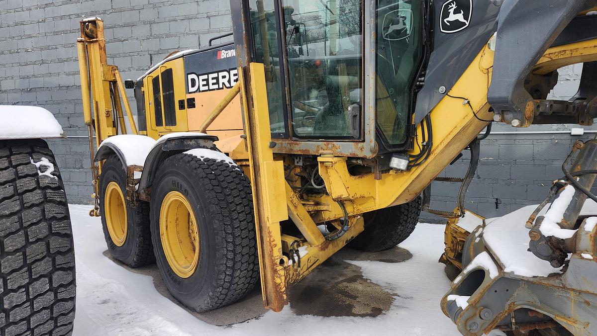 Used 2010 John Deere 772G