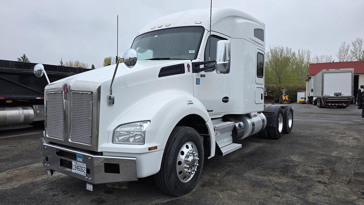 Used 2020 Kenworth T880