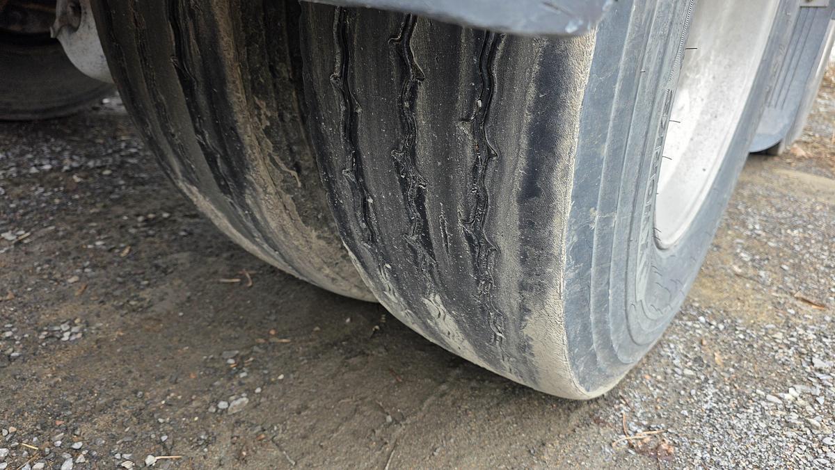 Used 2020 Trout River 4 axles Live Bottom