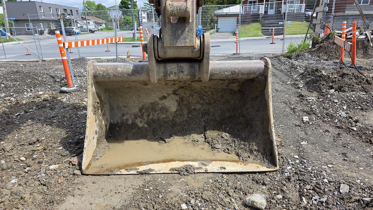 Used 2017 Hitachi ZX250