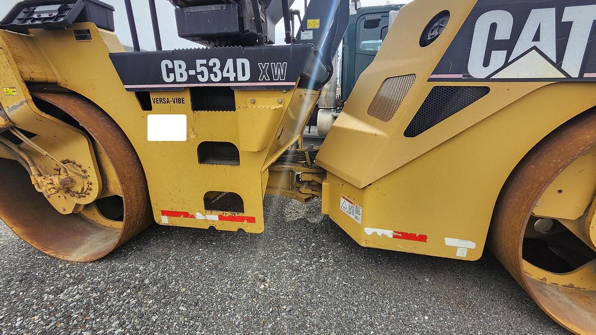Used 2006 Caterpillar CB-534D XW