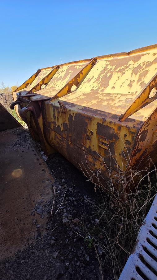 Used 132 inch Caterpillar Bucket