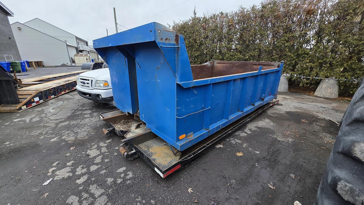 Used 2014 Roll-Off 2 axles