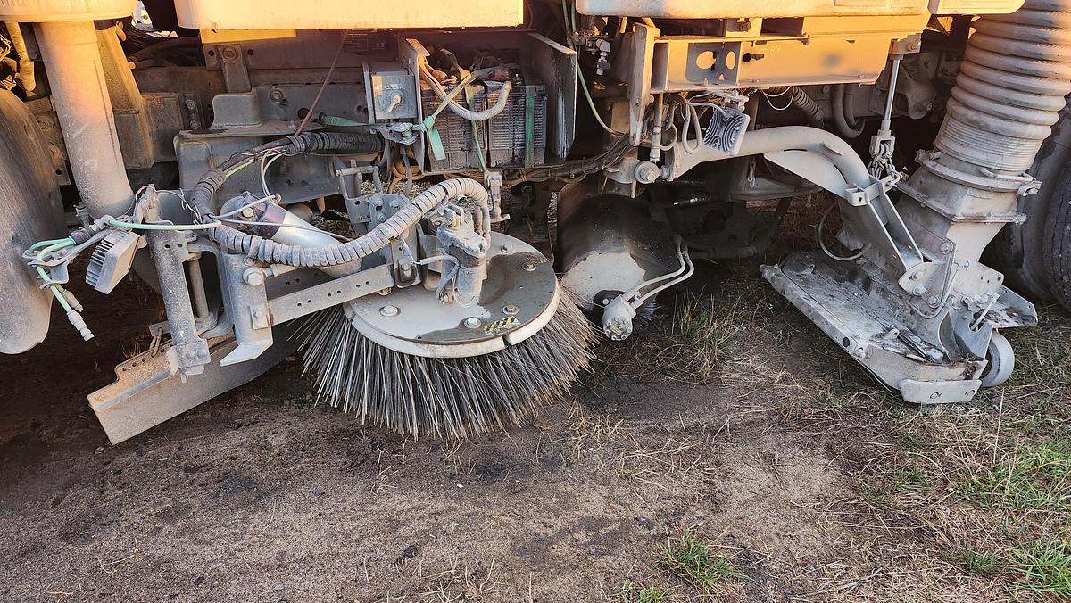 Used 2004 Elgin Whirlwind