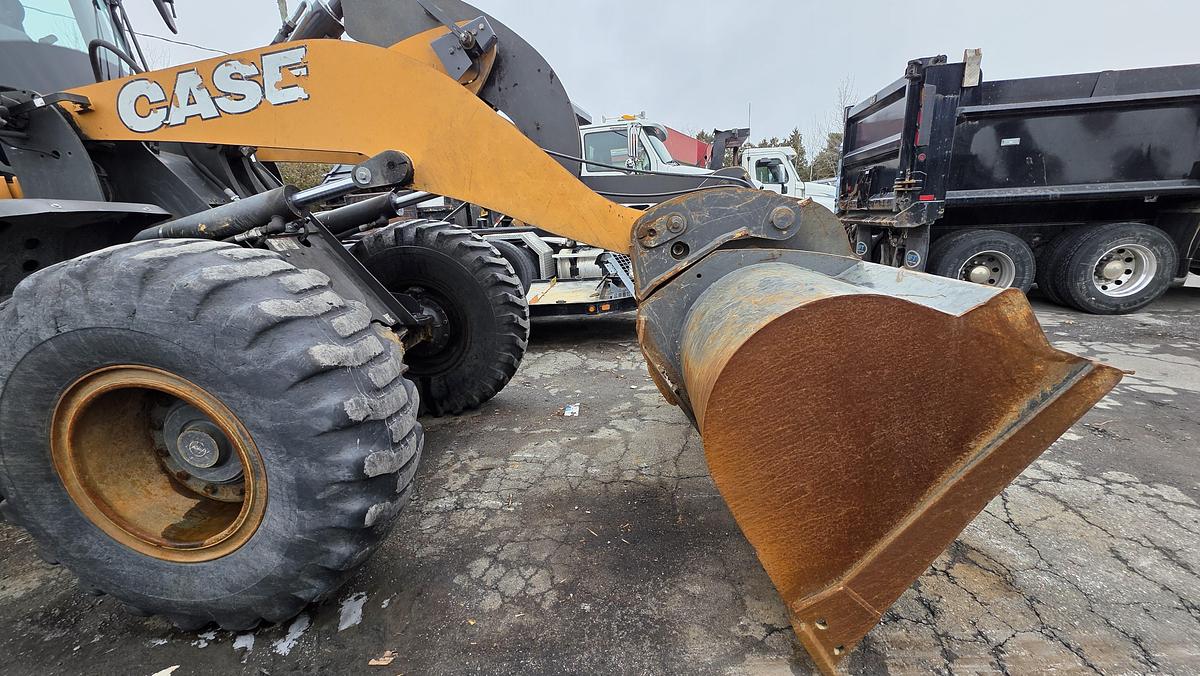 Used 2017 Case 621G
