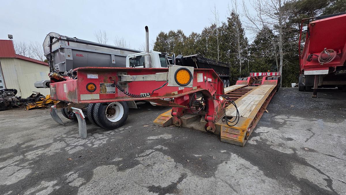 Used 2011 Pitts 24 Feet / 3 axles Lowboy