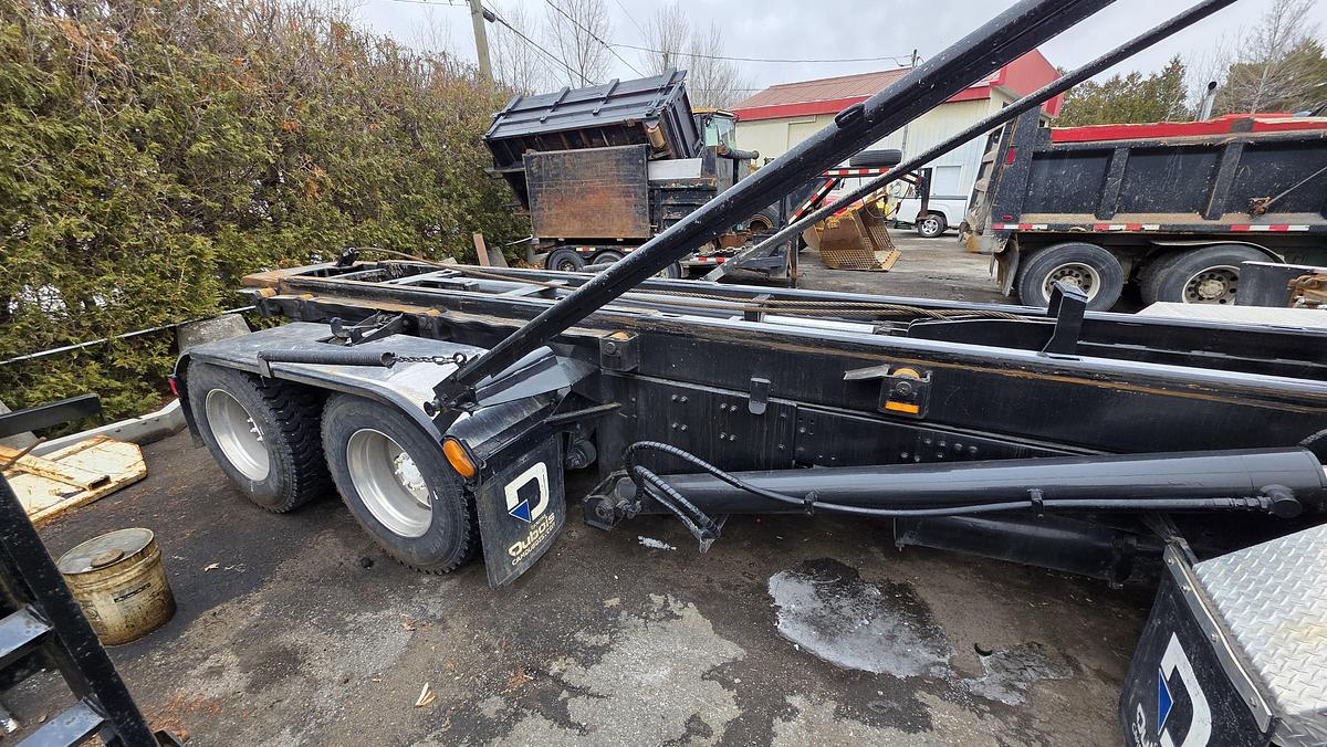 Used 2007 Sterling Roll-Off