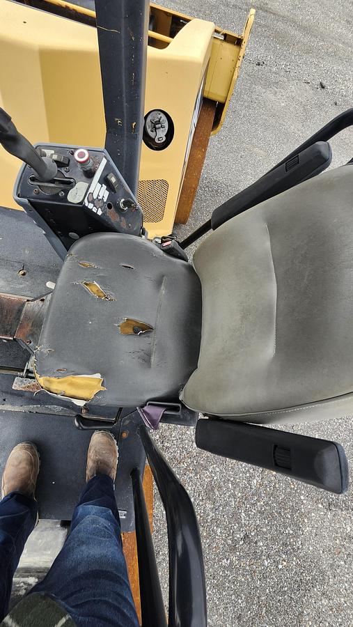 Used 2006 Caterpillar CB-534D XW