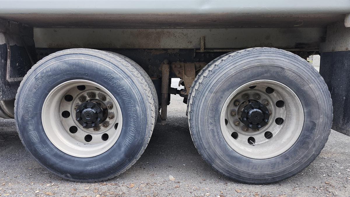 Used 2006 Mack CT713