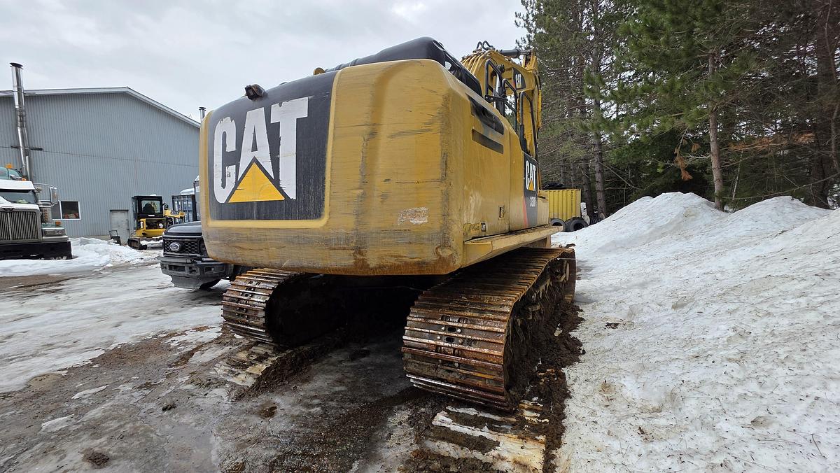 Used 2017 Caterpillar 330F