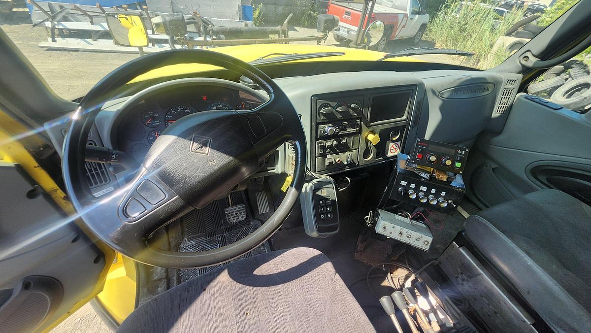 Used 2004 International 4400