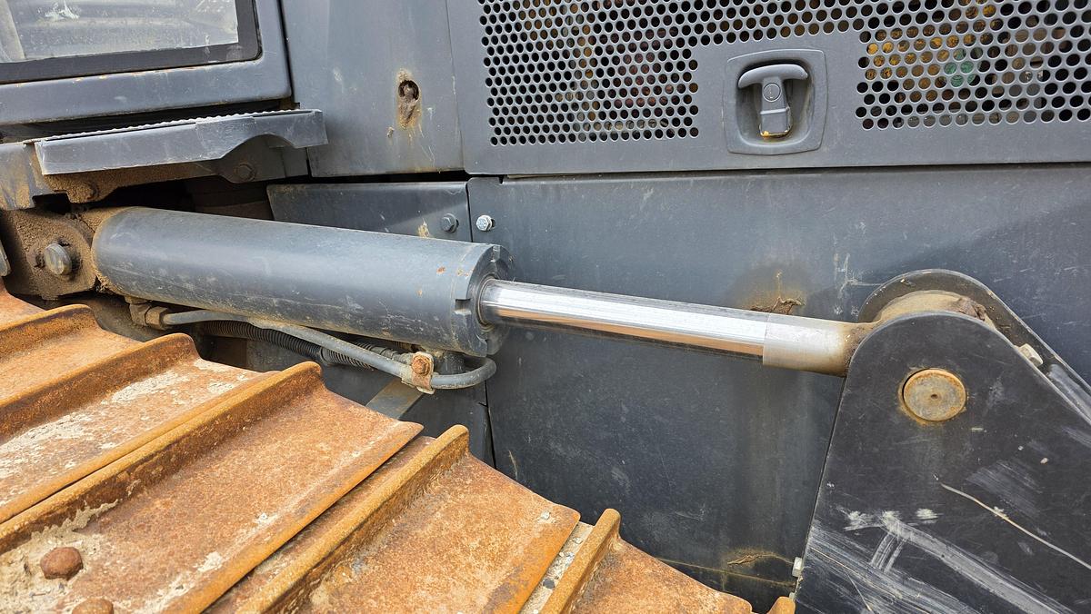 Used 2005 Caterpillar D5N LGP