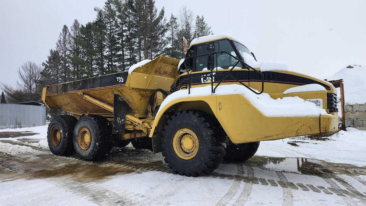 Used 2001 Caterpillar 735