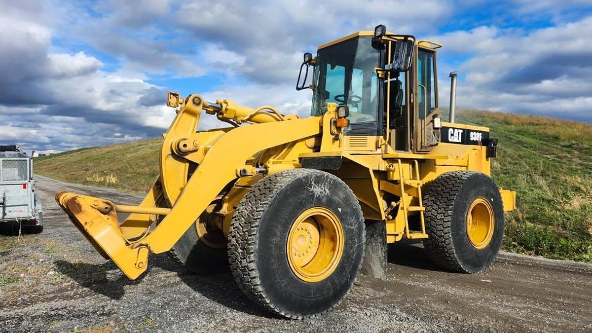 Used 1997 Caterpillar 938F