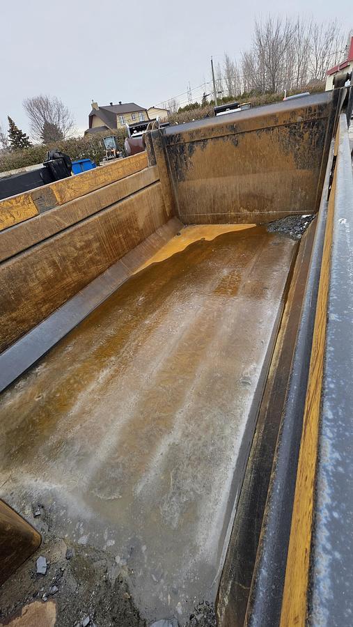 Used 2017 Freightliner SD114