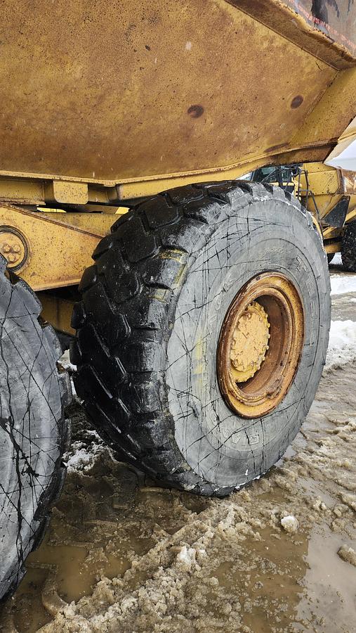 Used 2001 Caterpillar 735