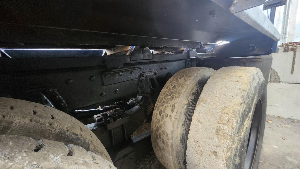 Used 2002 International 2674