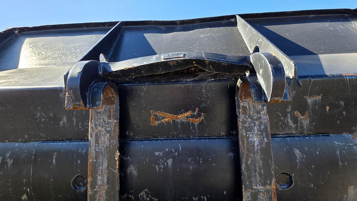 Used 132 inch Caterpillar Bucket
