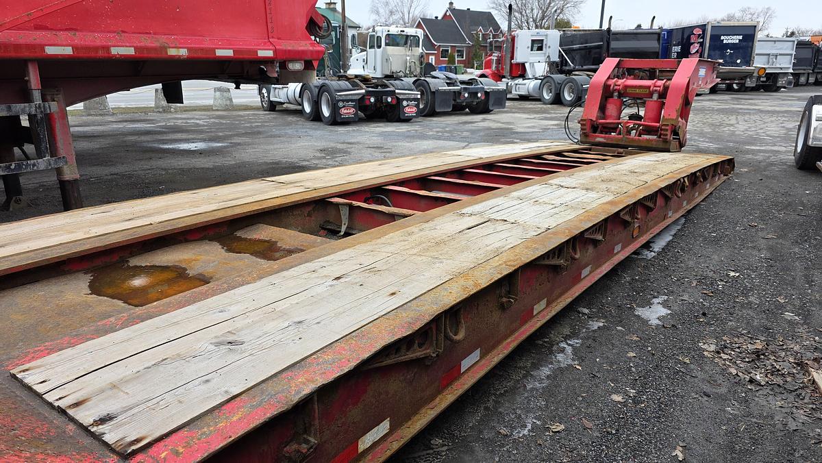 Used 2011 Pitts 24 Feet / 3 axles Lowboy