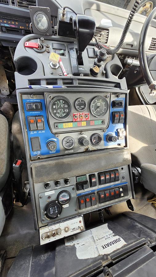 Used 2004 Elgin Whirlwind