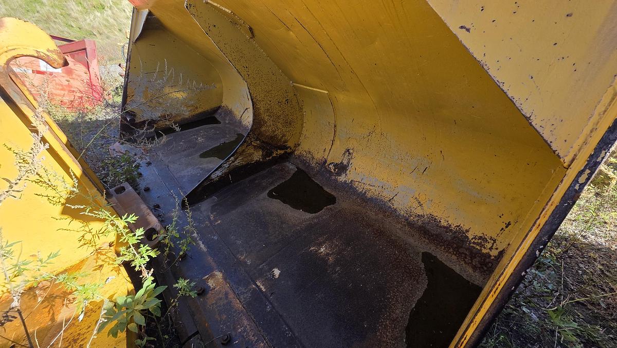 Used CAT 11 Feet Bucket With Snow Box